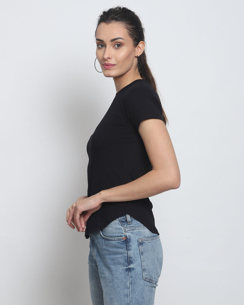 Melangebox Women Crew Neck Top: Solid Black