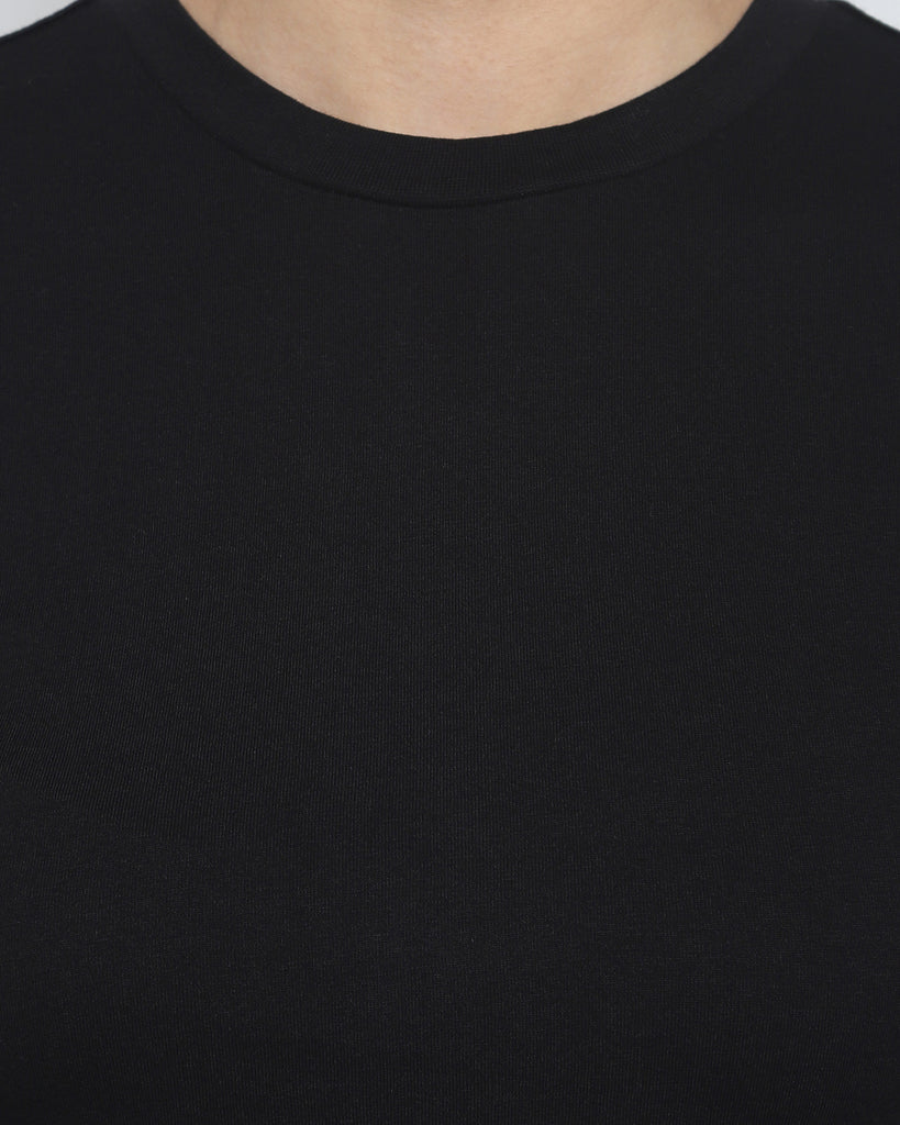 Melangebox Women Crew Neck Top: Solid Black