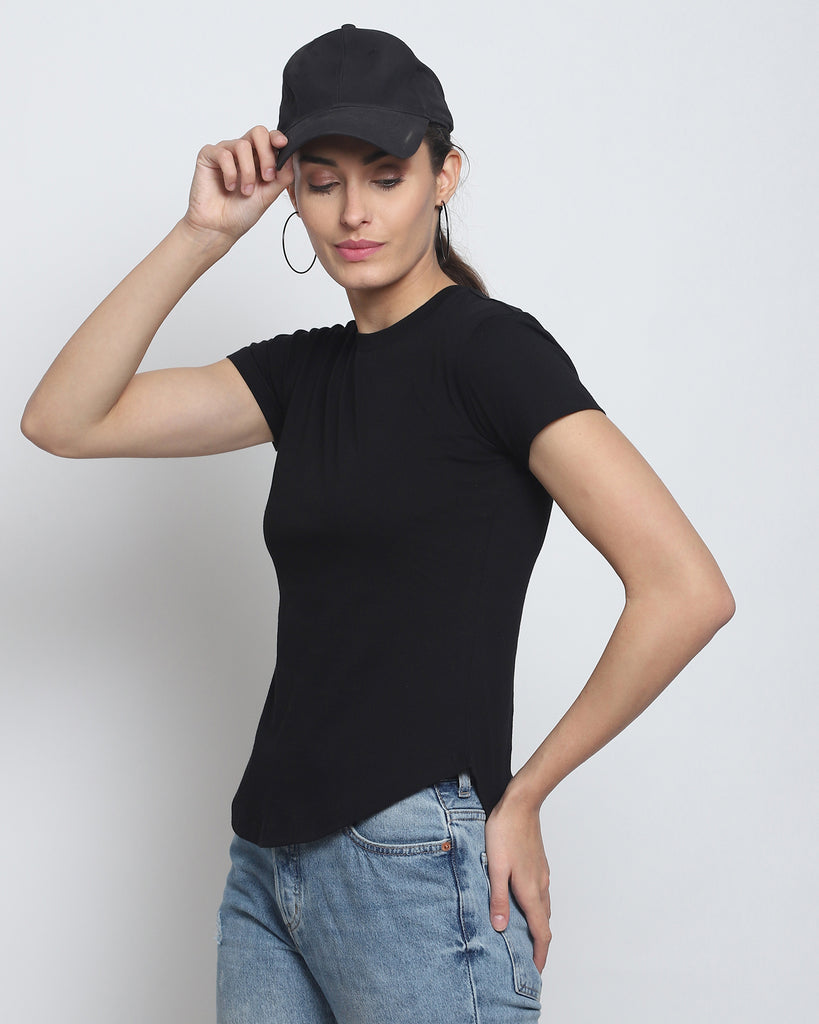 Melangebox Women Crew Neck Top: Solid Black